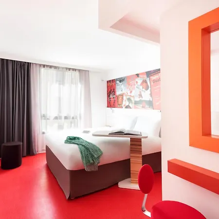 Ibis Styles Centre Comedie Hotel 3*