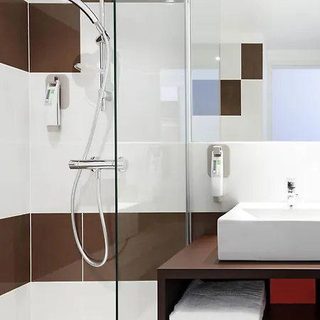 Ibis Styles Centre Comedie Hotel 3*